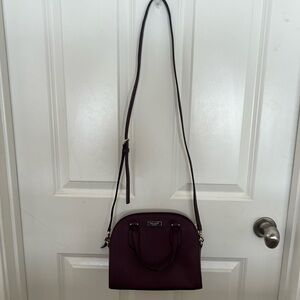 Small dome crossbody.
